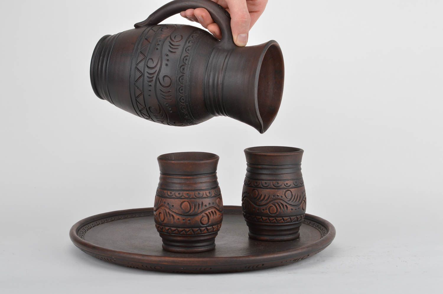 Set de vajilla de cerámica jarro 2 vasos y bandeja hechos a mano originales foto 3