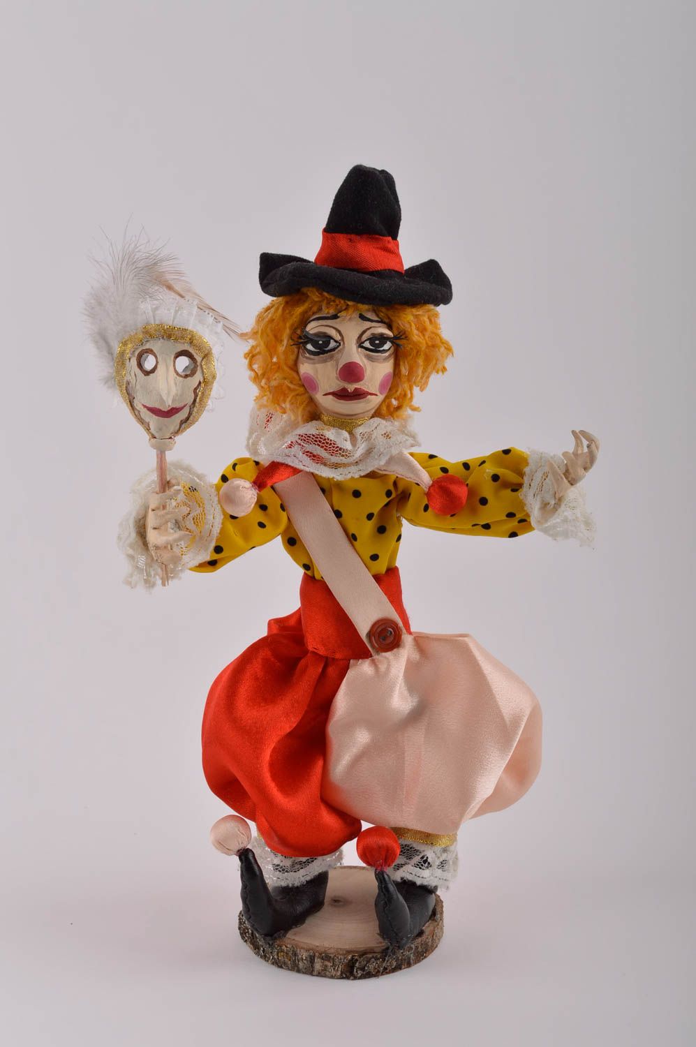 Игрушка ручной работы авторская кукла в виде клоуна дизайнерская кукла фото 2