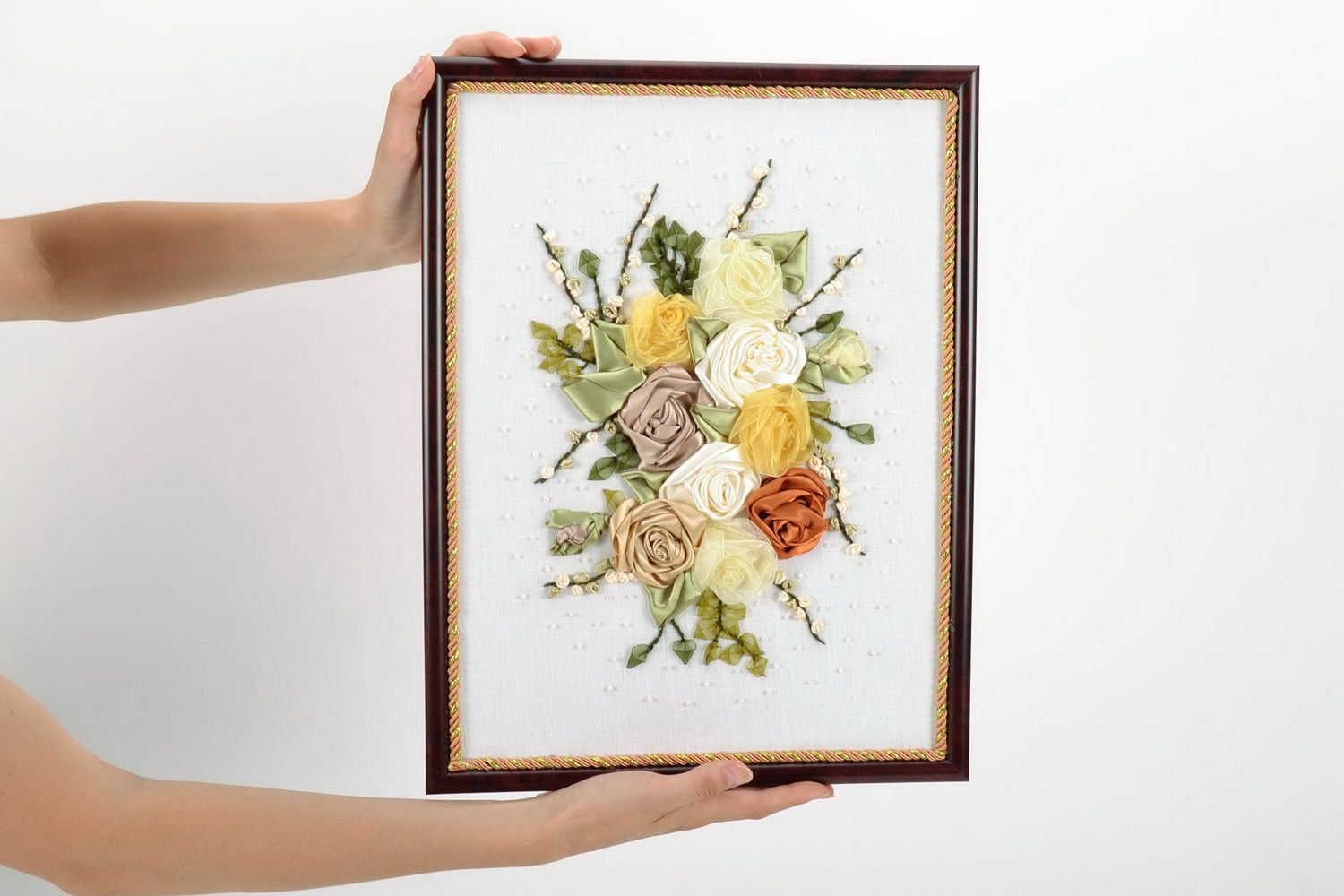 Picture embroidered with ribbons Bouquet of roses photo 4