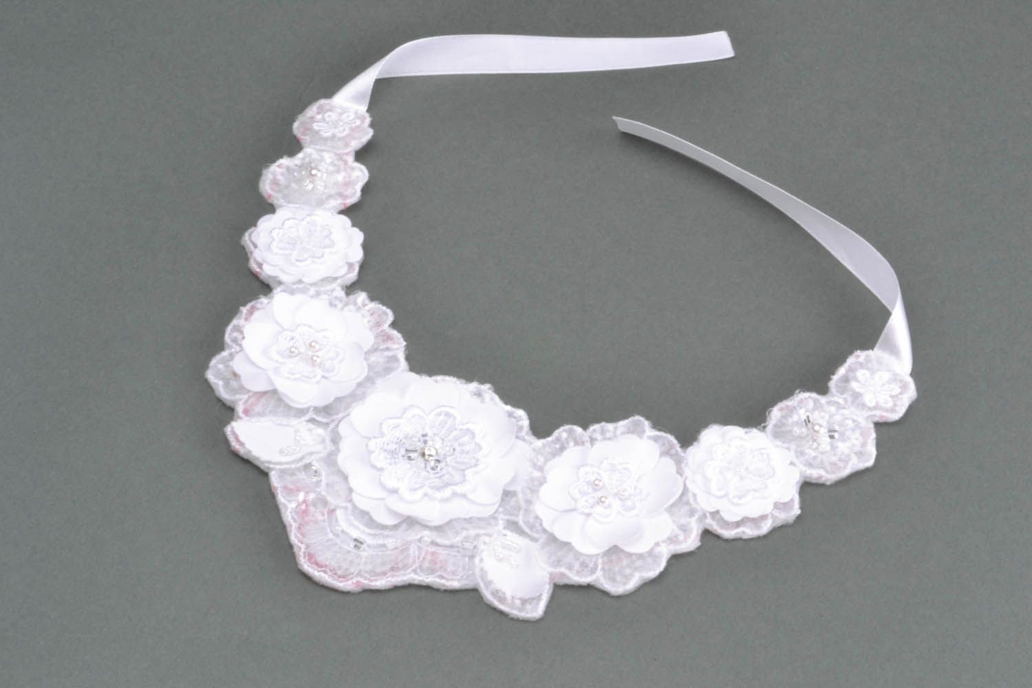 Collar made of lace and beads photo 3