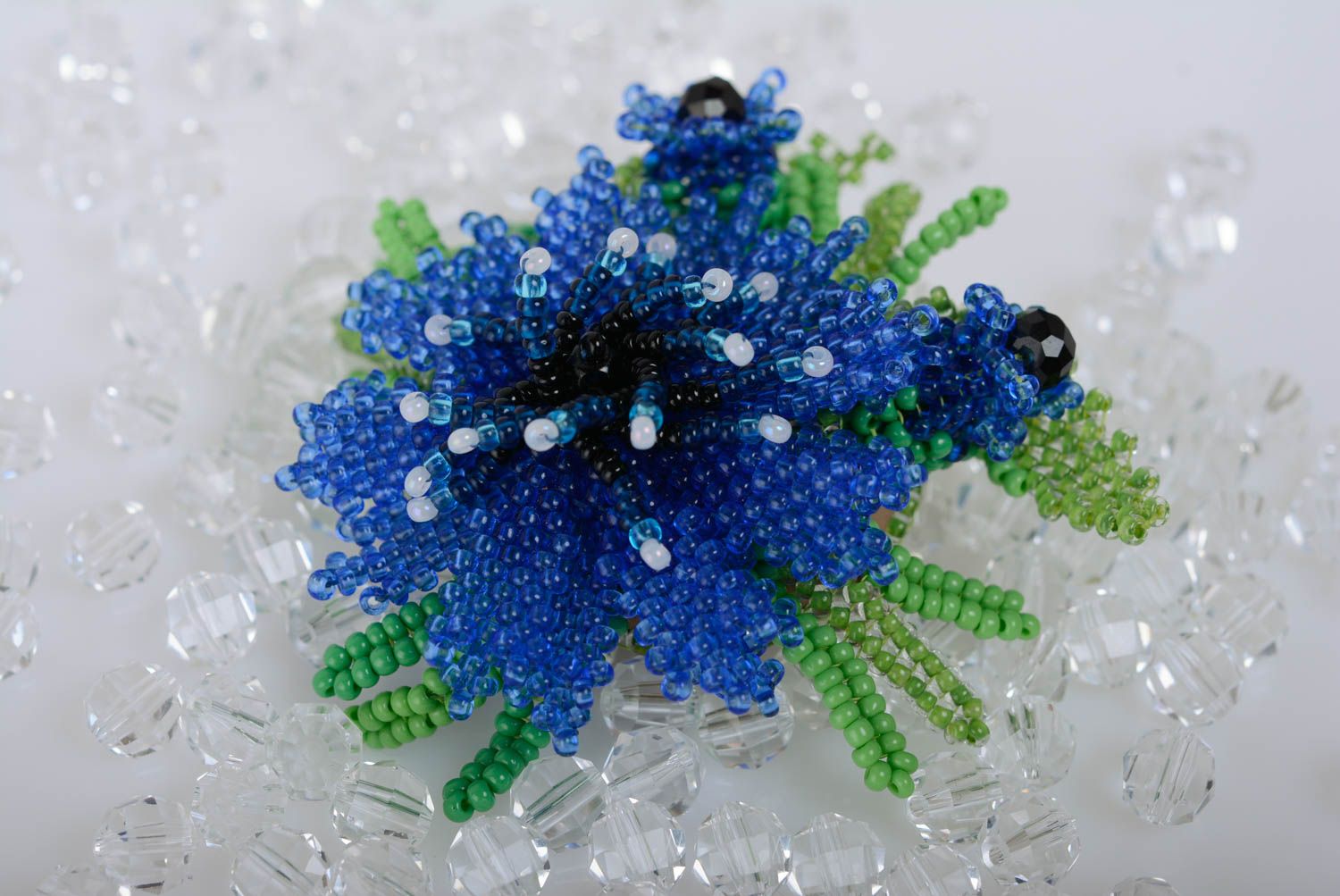 Broche en perles de rocaille fleur de bleuet tressée faite main petite photo 5
