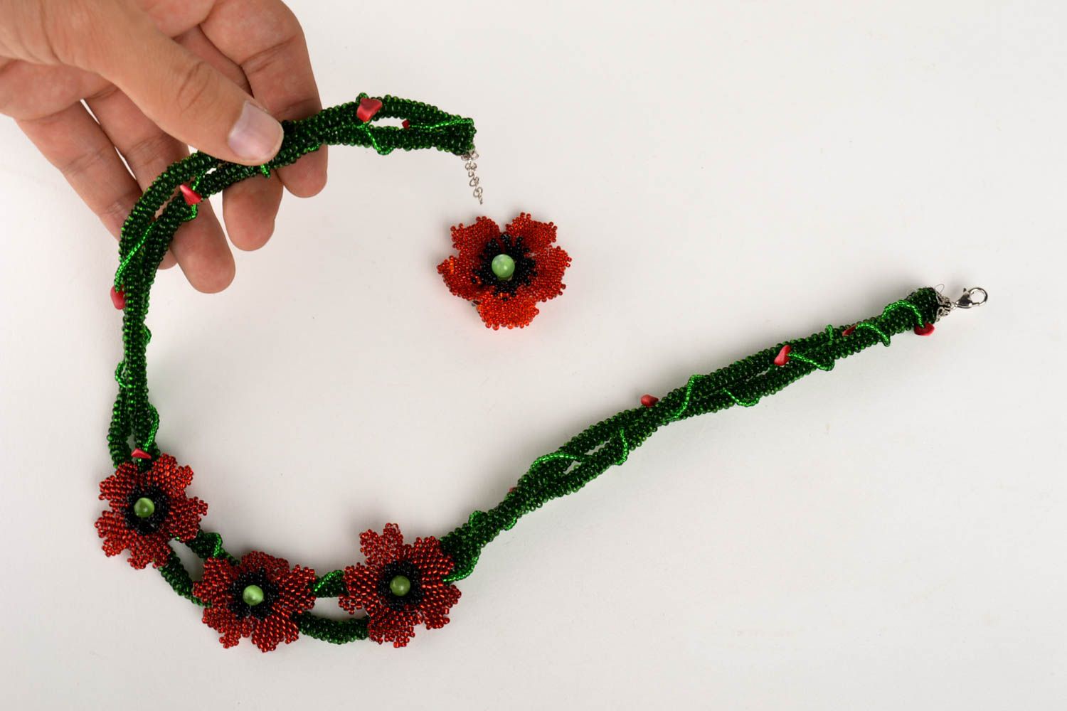 Collier perles de rocaille Broche fait main fleurs design Accessoires femme photo 5
