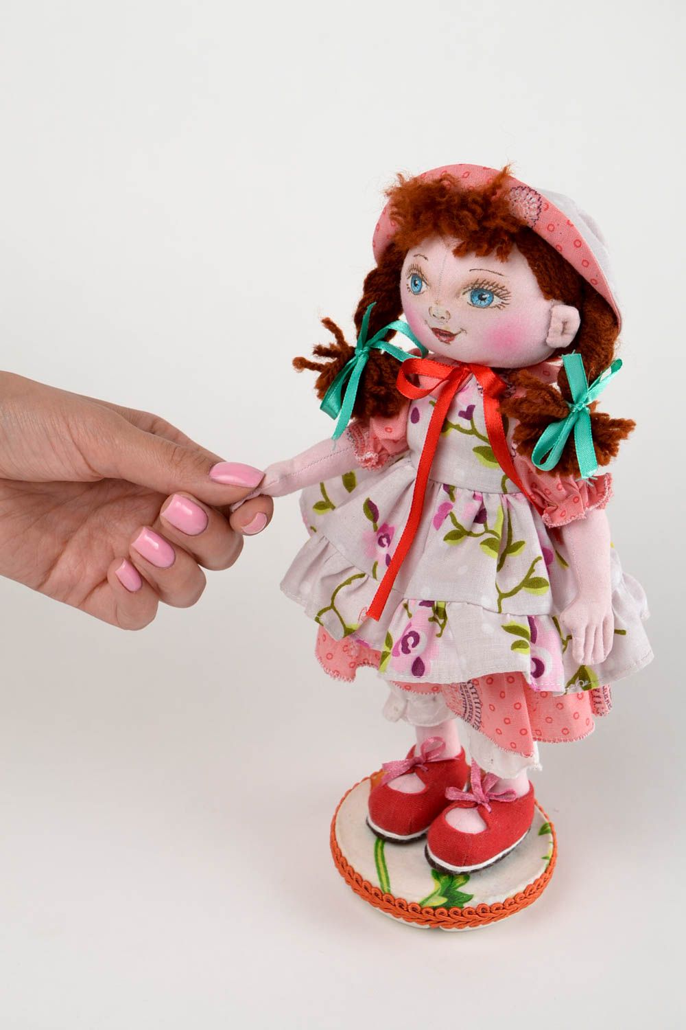 Кукла ручной работы нарядная кукла из ткани маленькая мягкая кукла для девочки фото 2