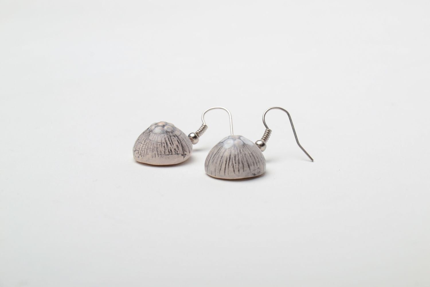 Round ceramic earrings photo 4