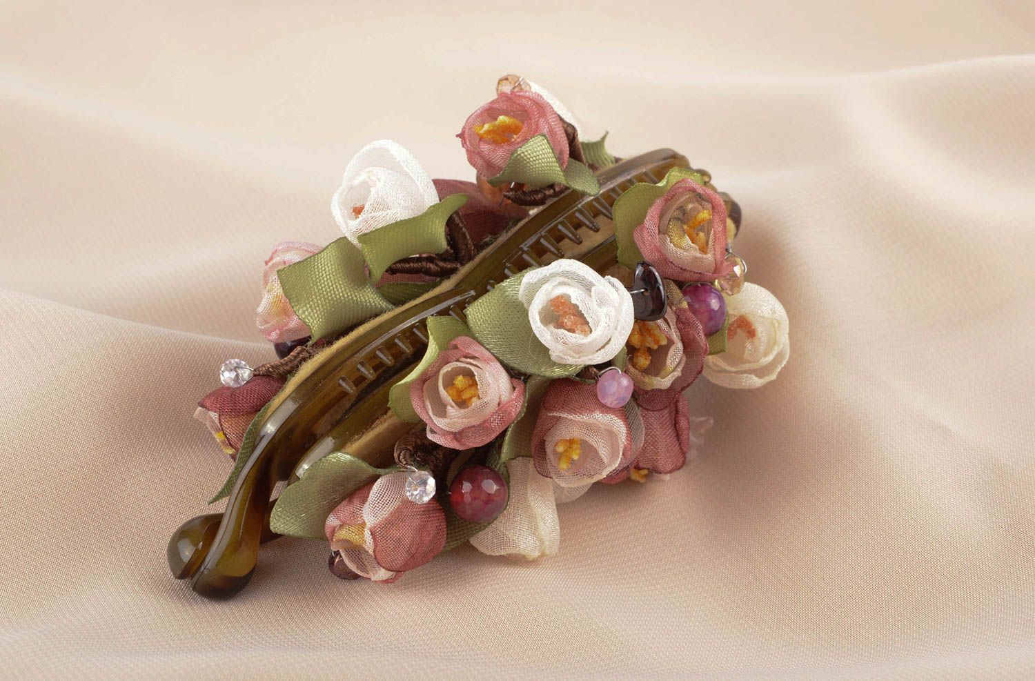 Gancho hecho a mano con flores de tela accesorio para el cabello regalo original foto 1