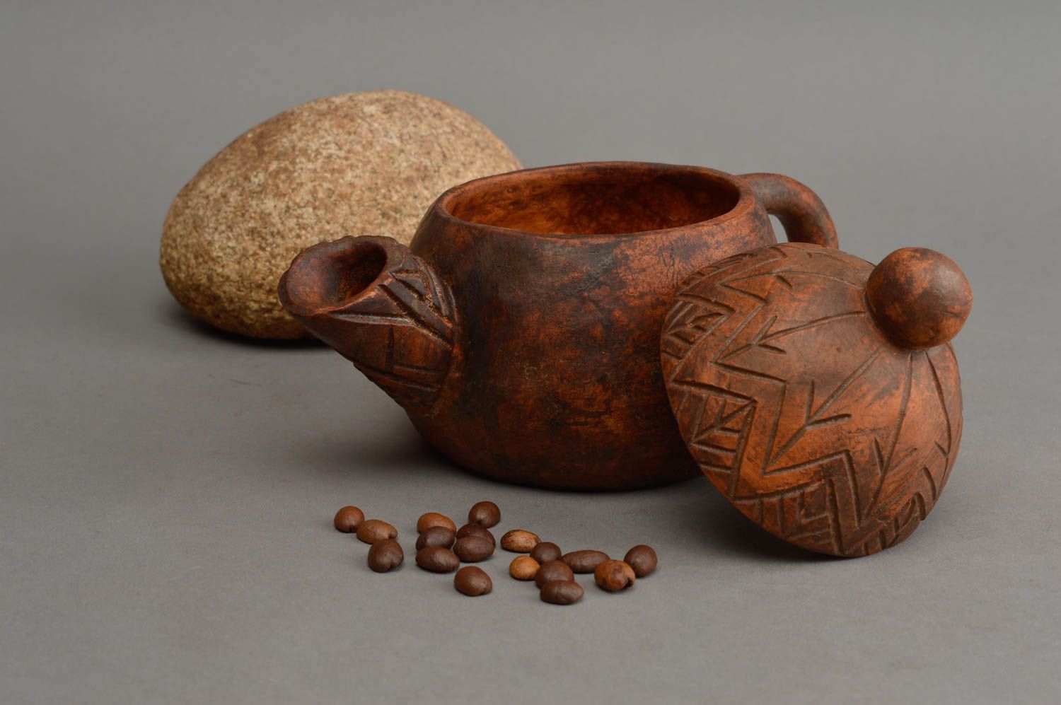 Braune öko reine schöne handgemachte Kanne aus Keramik mit Musterung 150 ml  foto 1