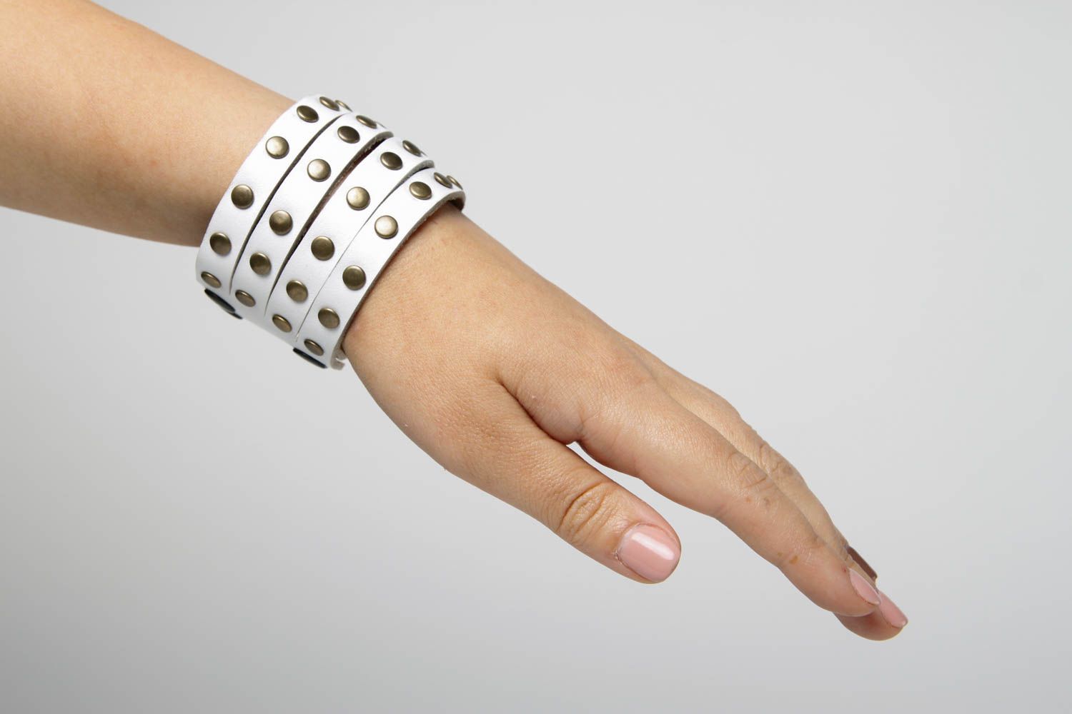 Handgemachter Schmuck breites Lederarmband Armband textil Schmuck für Frauen  foto 2
