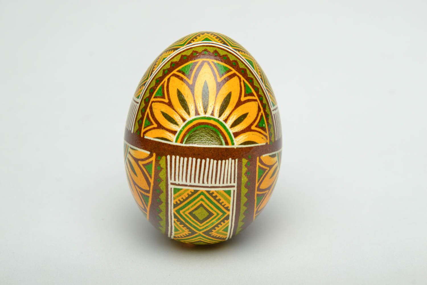 Handmade carved Easter egg photo 2