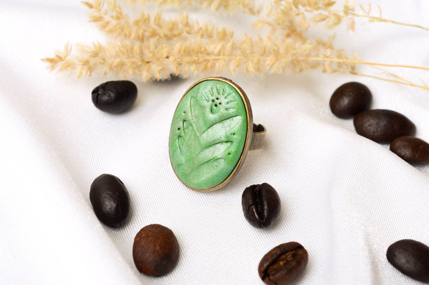 Кольцо ручной работы кольцо для девушек украшение из полимерной глины зеленое фото 1