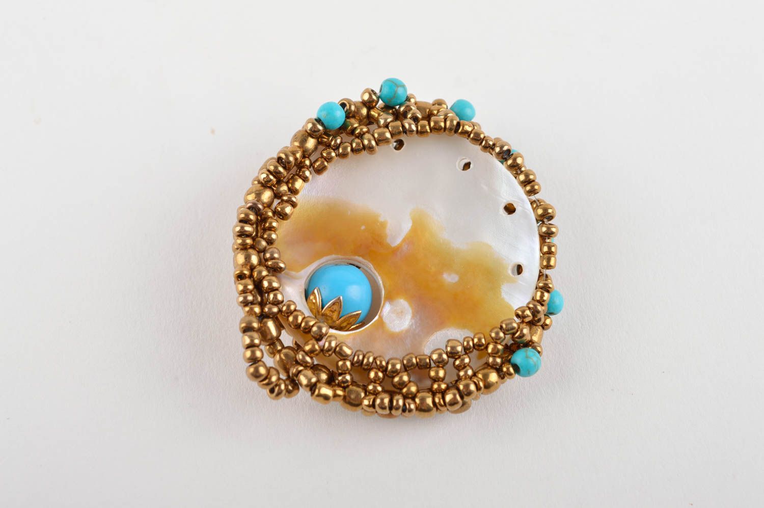 Broche ronde Bijou fait main perles de rocaille nacre turquoise Cadeau femme photo 5