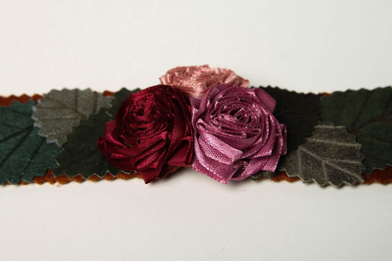 Handmade breites Lederarmband Armband mit Blumen Accessoire für Frauen schön foto 4