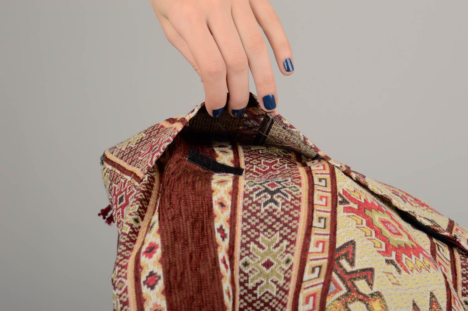 Gemusterter brauner Rucksack für Damen Accessoire für Frauen moderner Rucksack foto 5