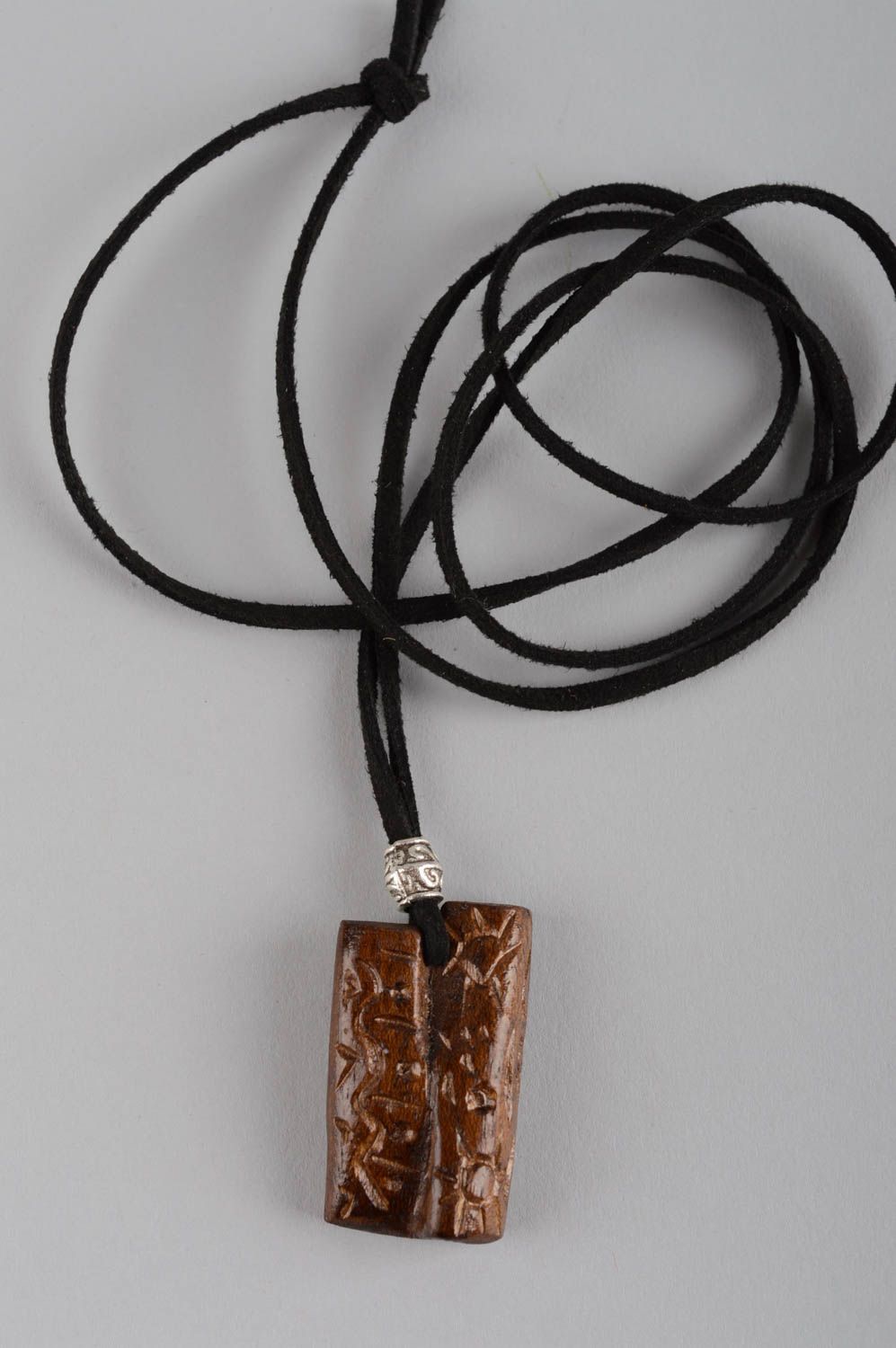 Кулон ручной работы украшение на шею авторский аксессуар из дерева стильный фото 7