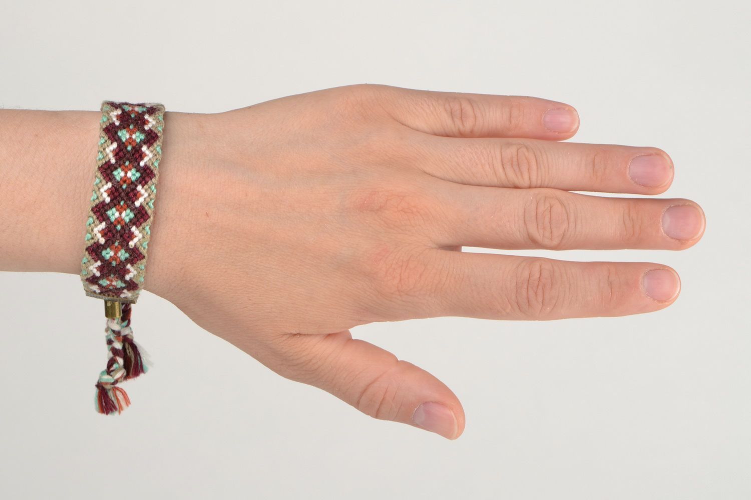 Bracelet tressé en fils fait main à motif multicolore fait main large macramé photo 2