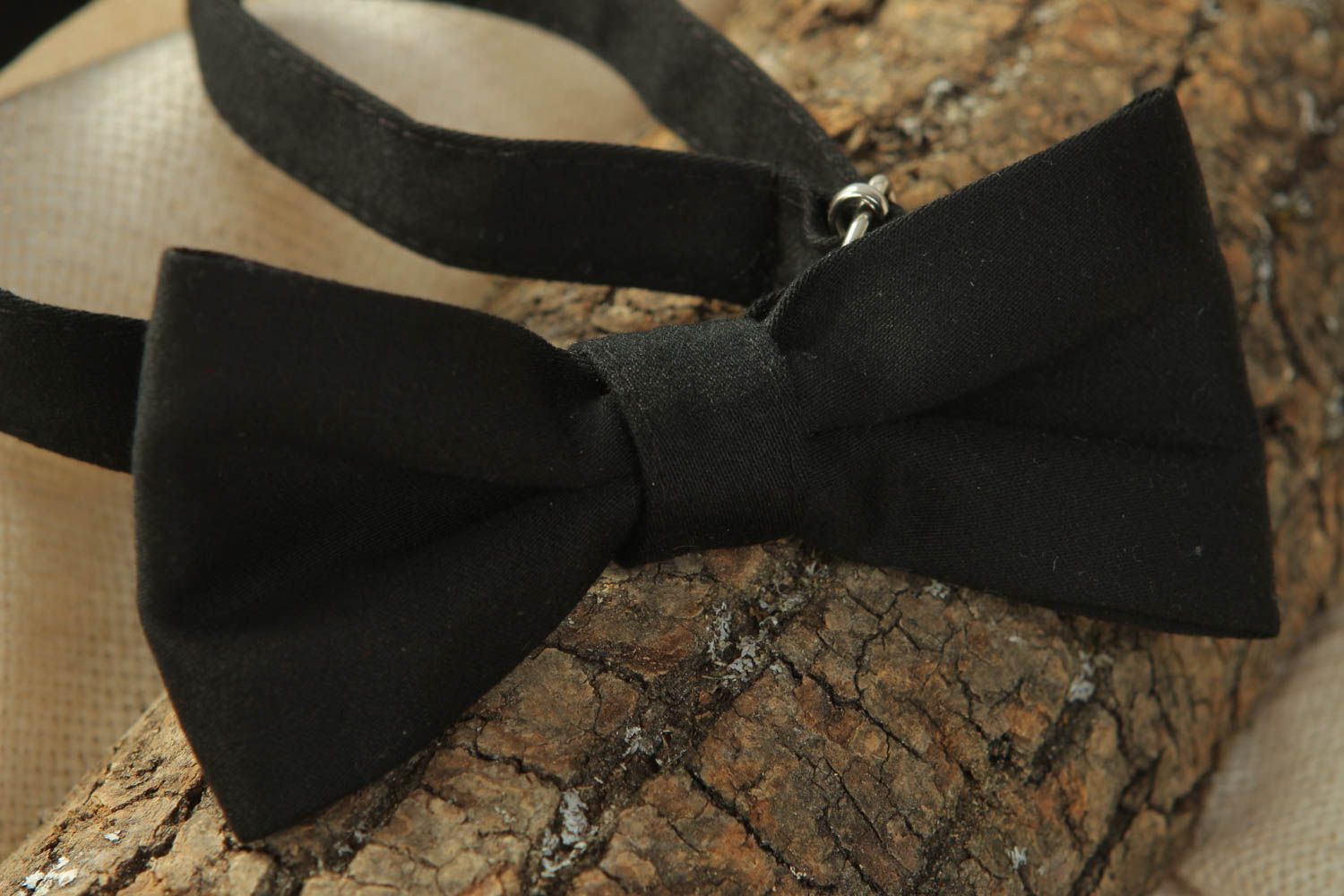 Classic bow tie made of woolen fabric photo 5