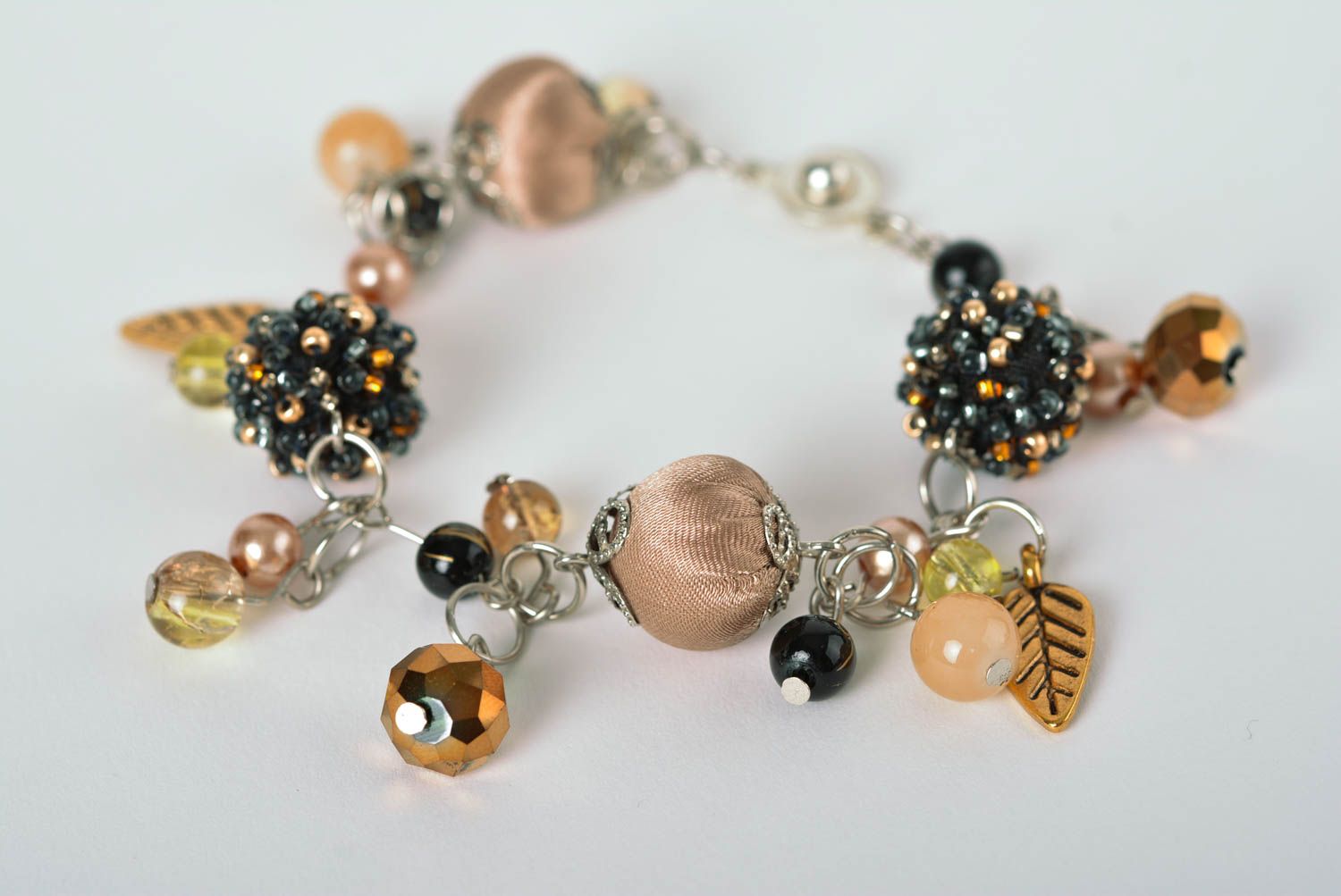 Bracelet perles rocaille Bijou fait main soie métal Accessoire femme original photo 1