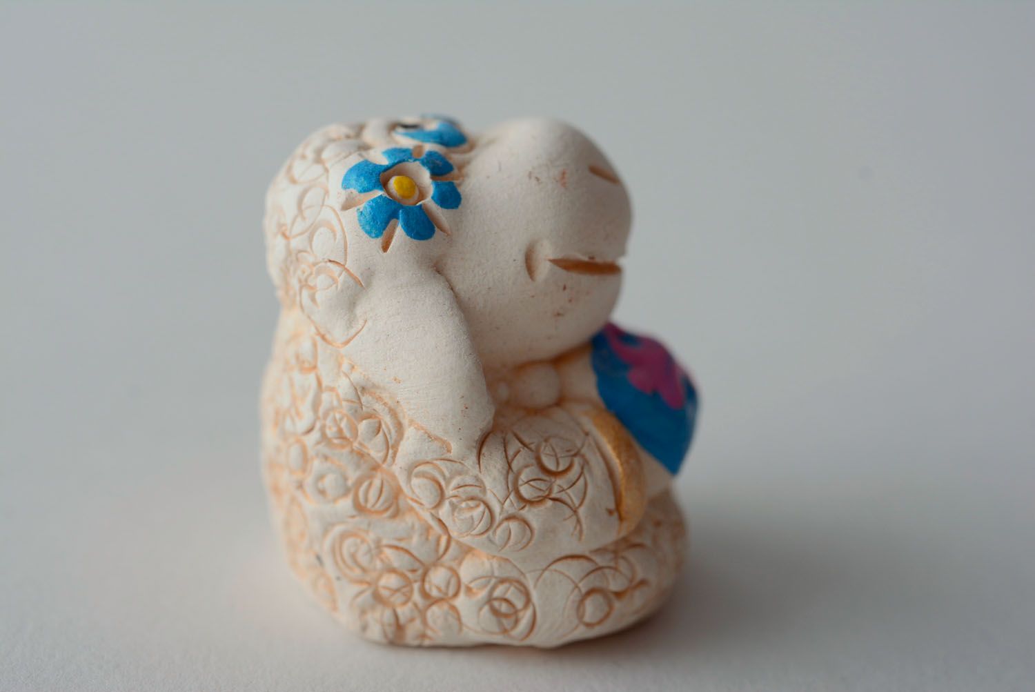 Ceramic statuette Sheep with Present photo 4