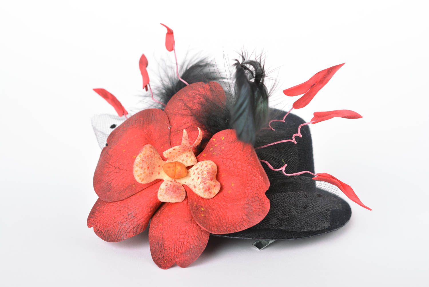 Заколка ручной работы цветок из фоамирана украшение для волос со шляпкой фото 1