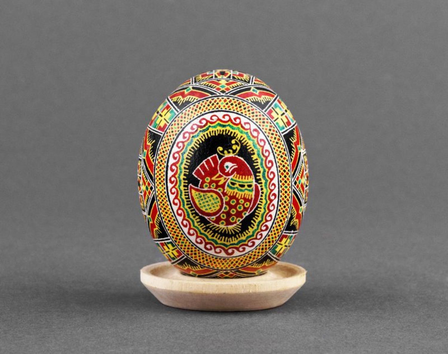 Pyssanka œuf peint avec un cerf photo 2