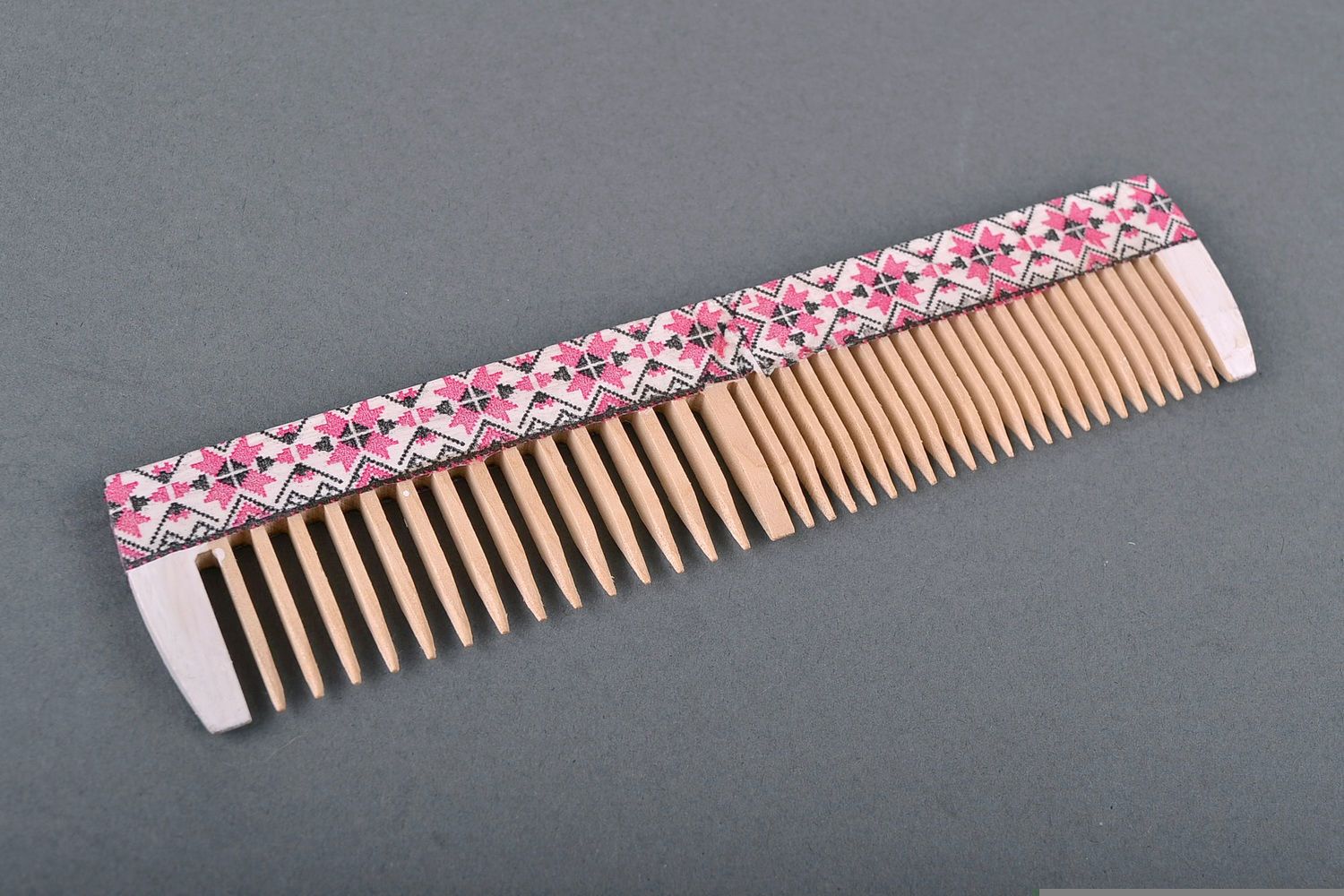 Wooden comb Vyshyvanka photo 1