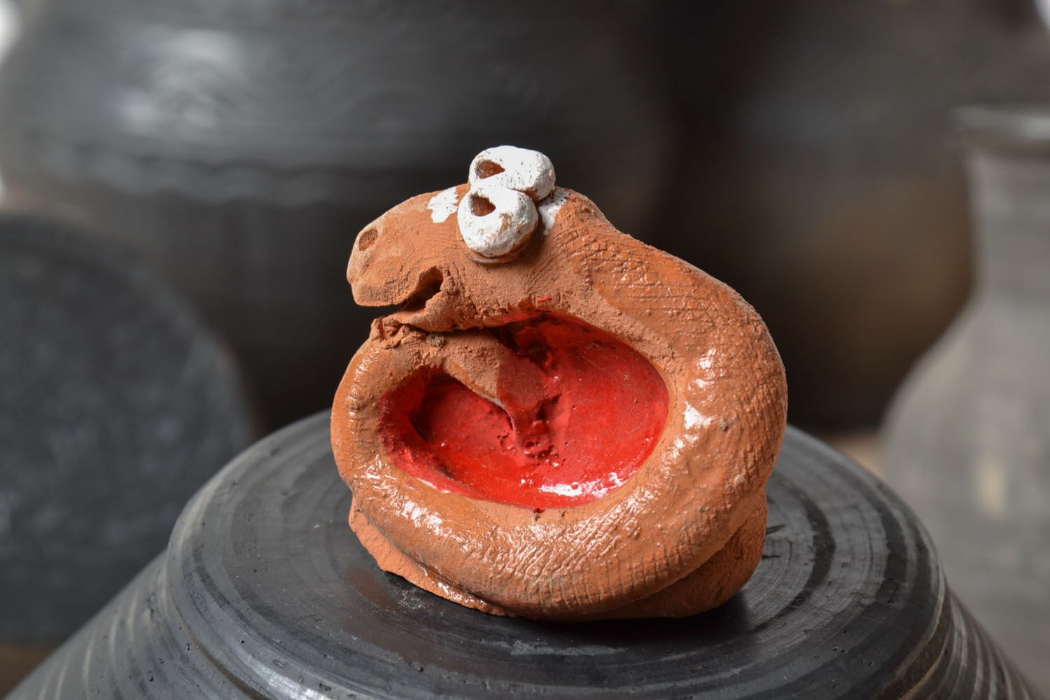 Statuetta serpente in argilla fatta a mano figurina decorativa in ceramica 
 foto 1