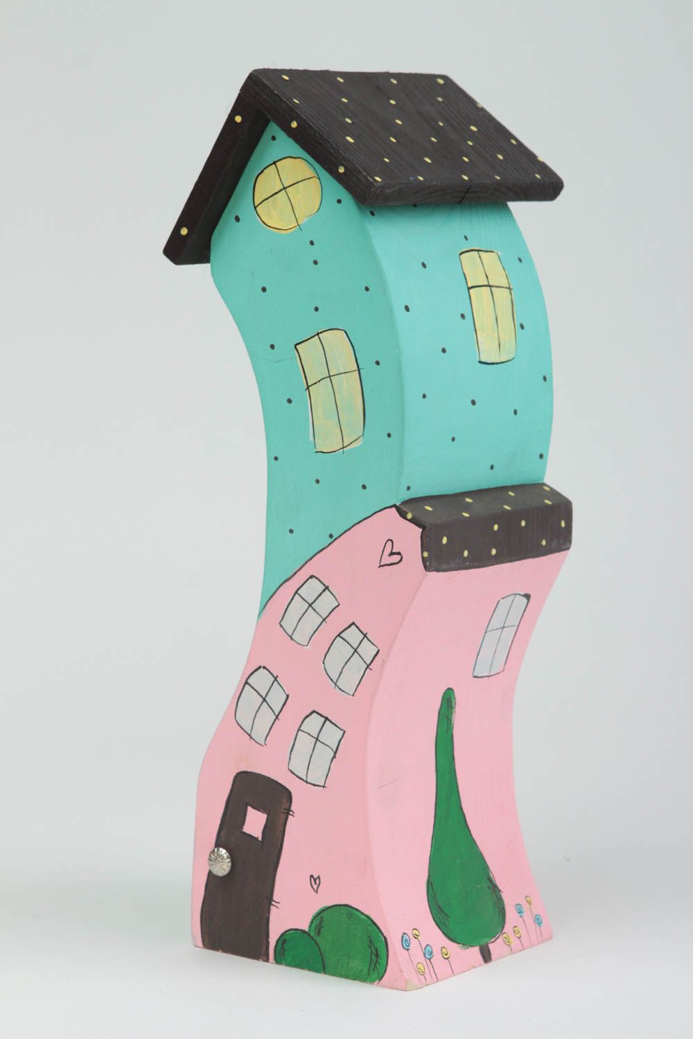 Деревянная фигурка в виде домиков яркая цветная красивая высокая ручной работы фото 2