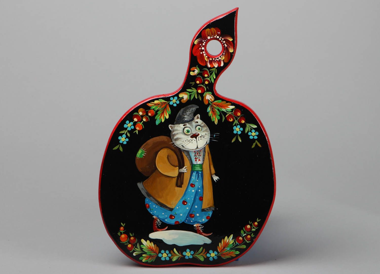 Tábua de corte decorativa feita à mão de madeira e pintada Gato com um saco foto 1