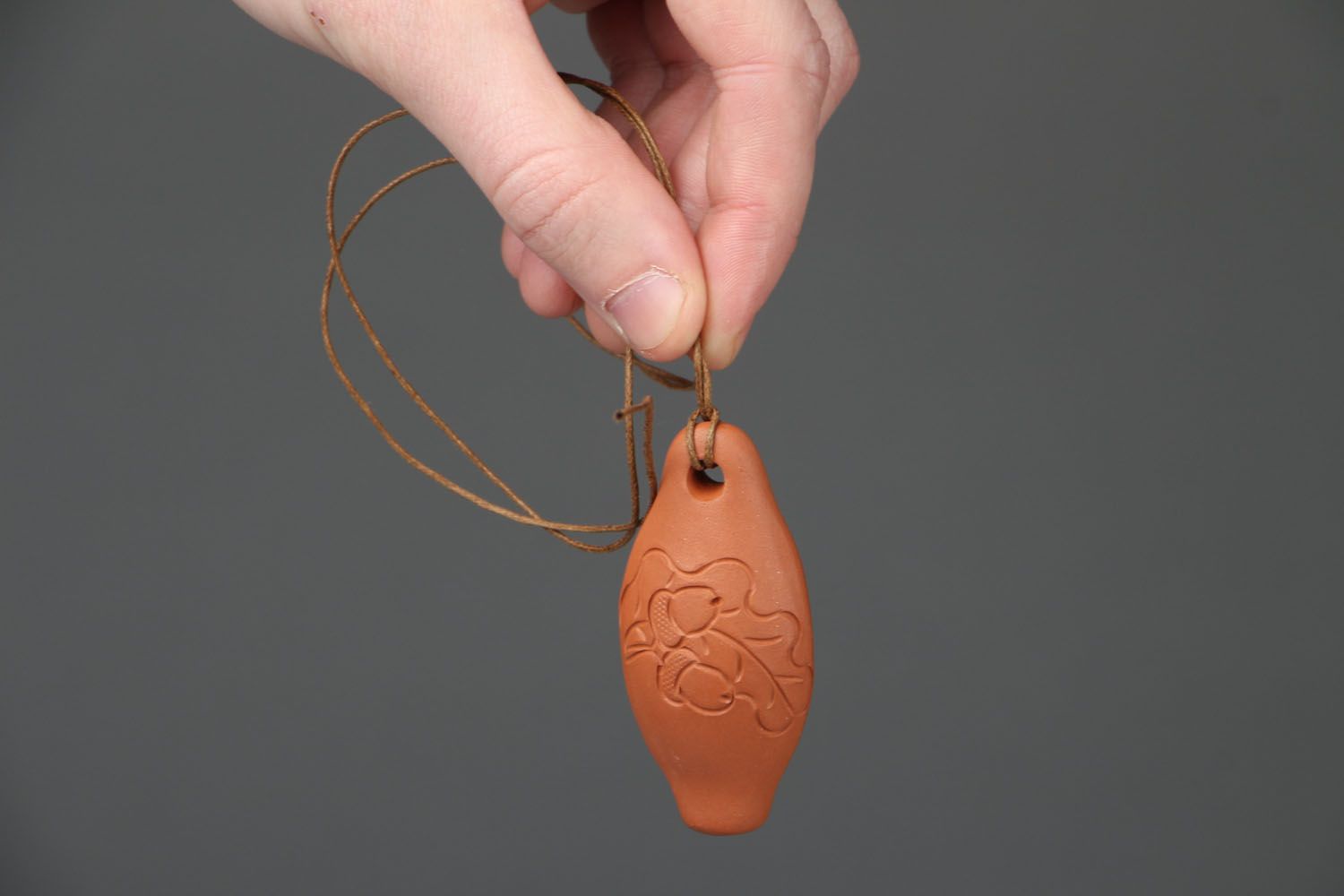 Clay pendant whistle Acorns photo 4