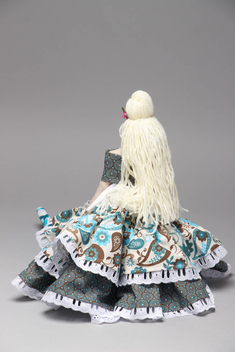 Poupée faite main en jolie robe  photo 3