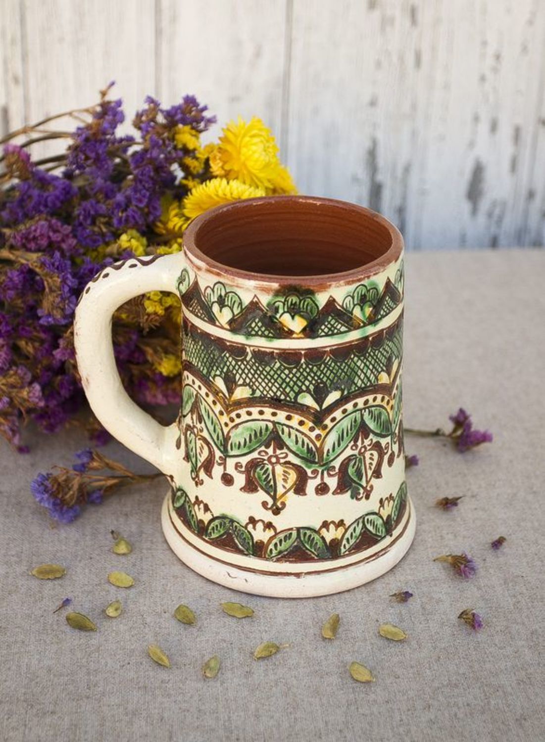 Decorative ceramic mug photo 1