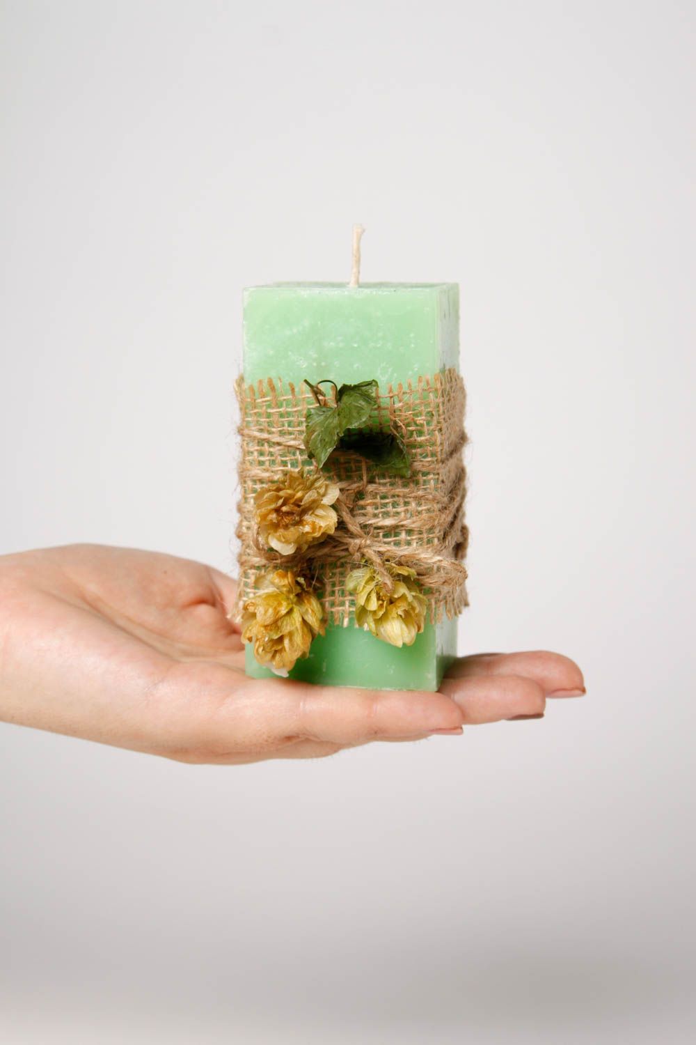 Свеча ручной работы свеча декоративная зеленая свеча на подарок с цветами фото 2