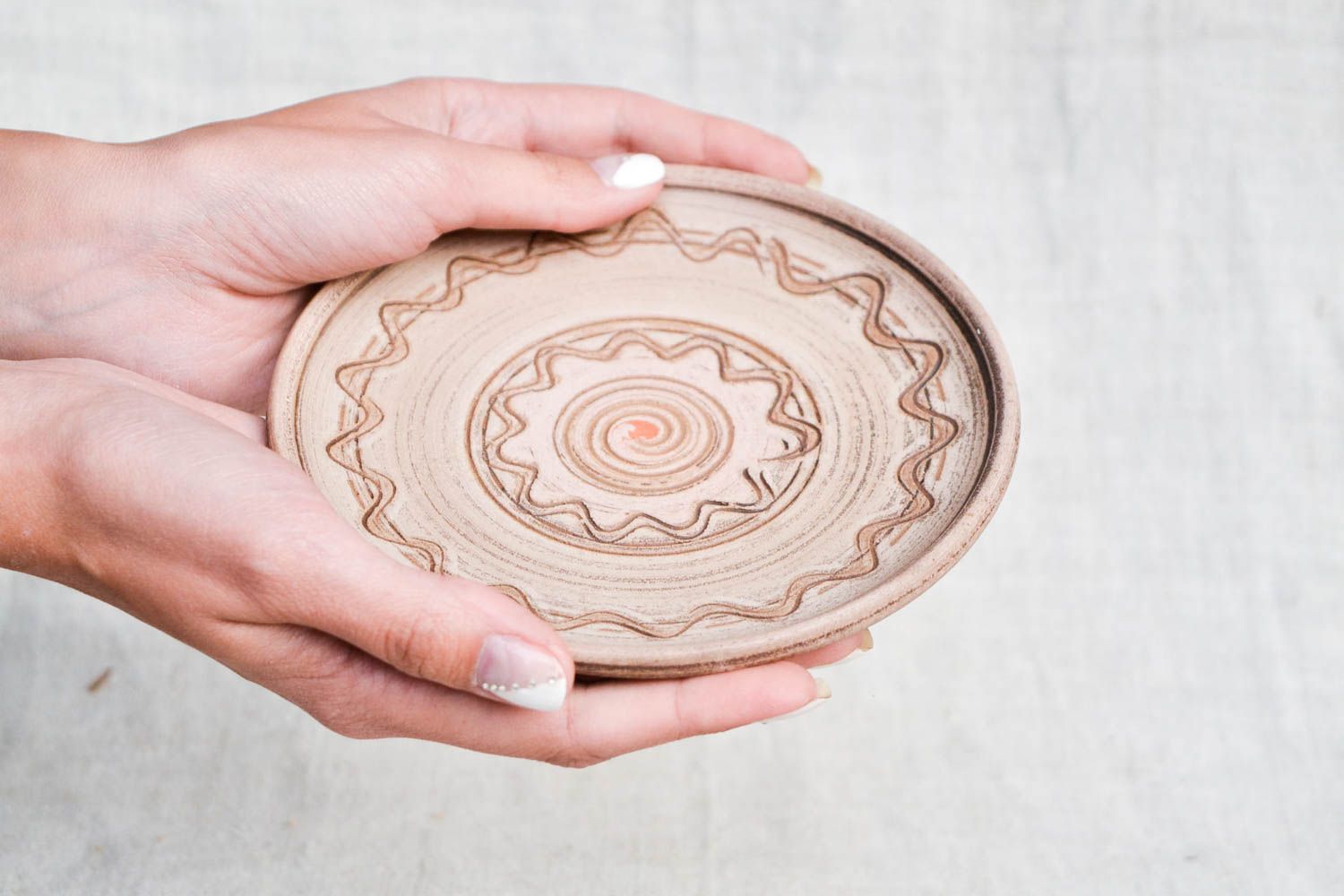 Расписная тарелка глиняная посуда хенд мейд керамическая тарелка авторская фото 2