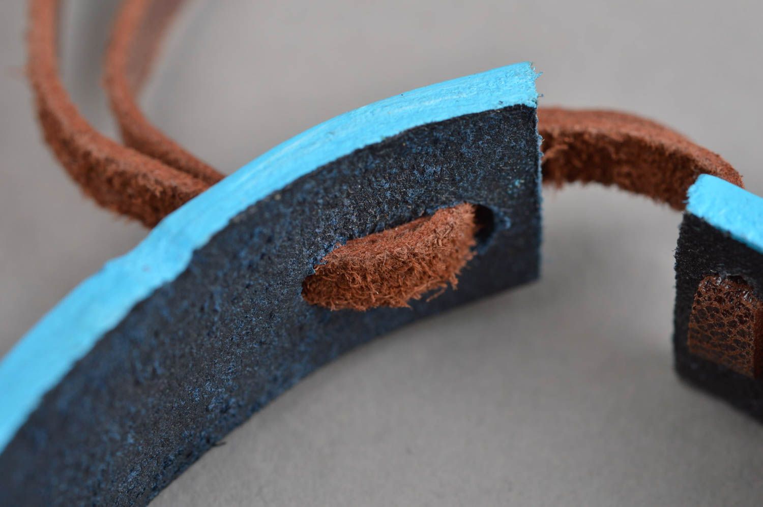Pulsera de cuero hecha a mano regalo original brazalete artesanal color azul foto 4