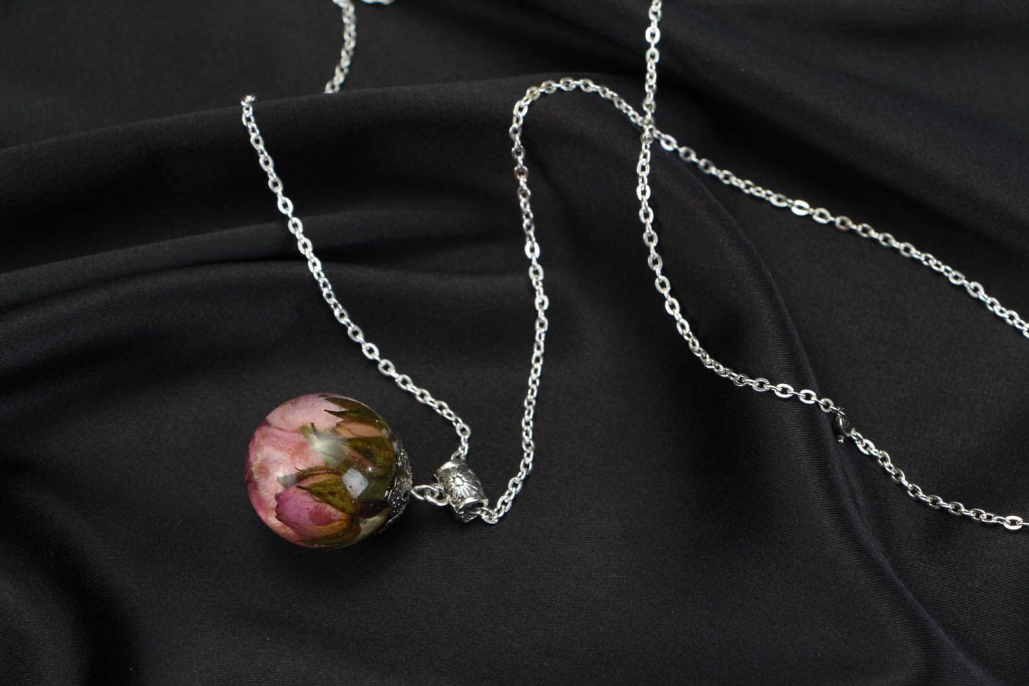 Pendant with a rose bud photo 2