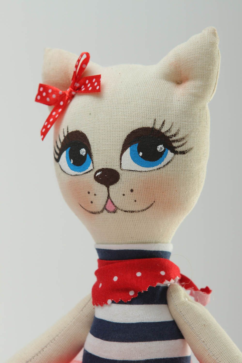 Juguete artesanal muñeca de peluche decorativa regalo original para niña foto 3