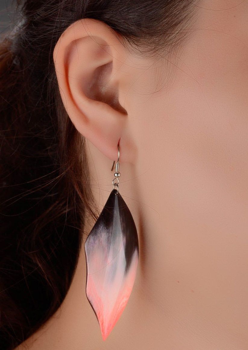 Boucles d'oreilles fait main en forme de feuille  photo 4