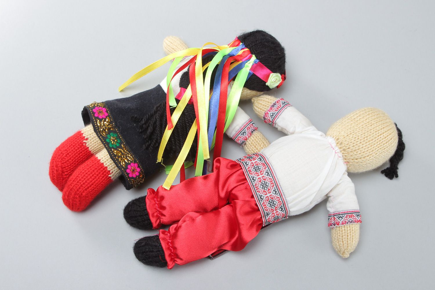 Handmade soft dolls in national costumes knitted of acrylic threads 2 items photo 3