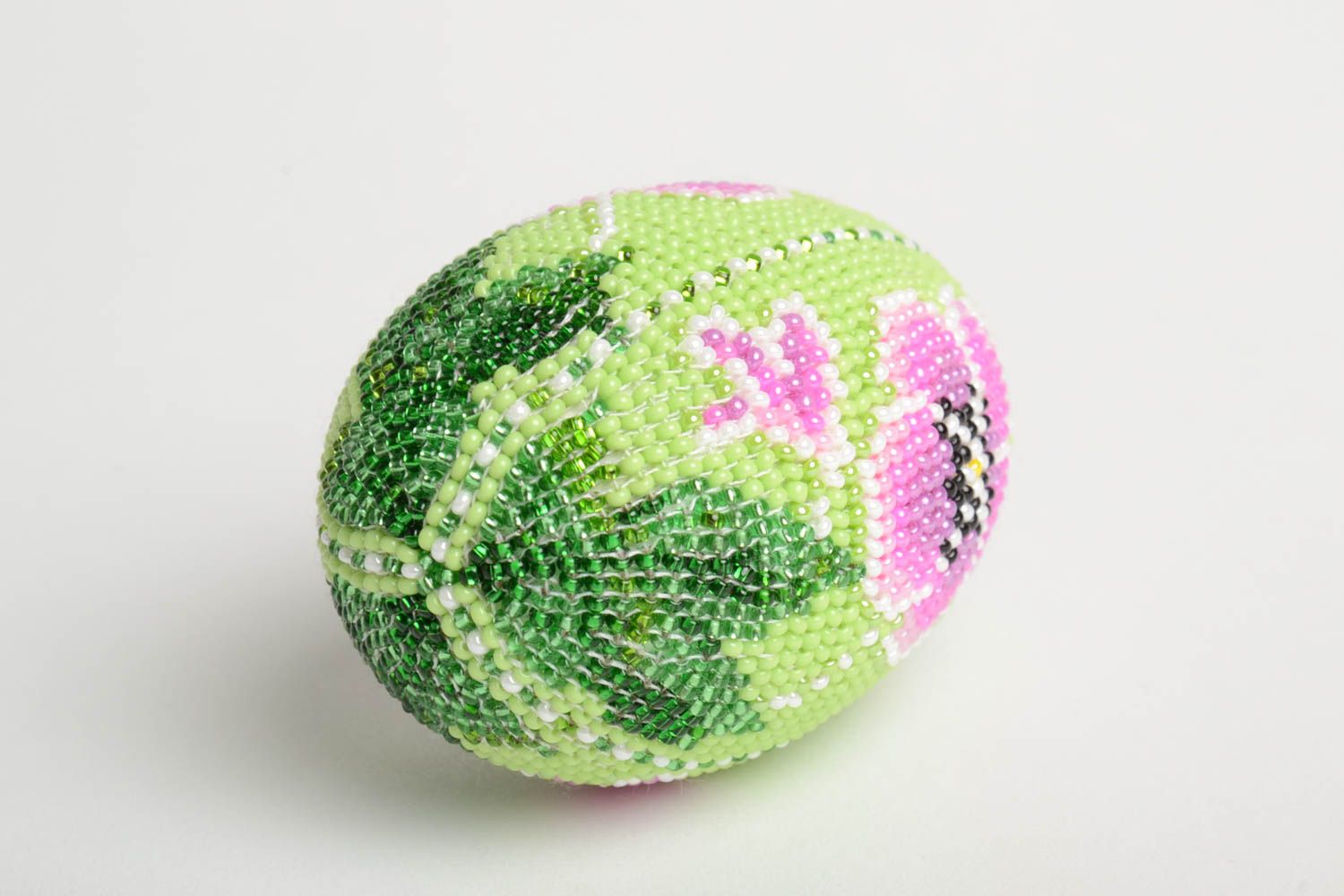 Huevo original de abalorios hecho a mano elemento decorativo regalo para Pascua foto 4