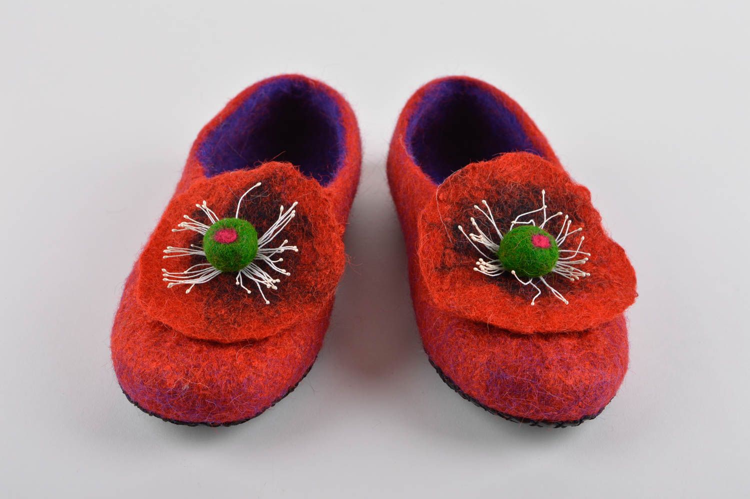 Pantoufles chaudes fait main Chaussons laine rouges Accessoire femme Fleurs photo 4
