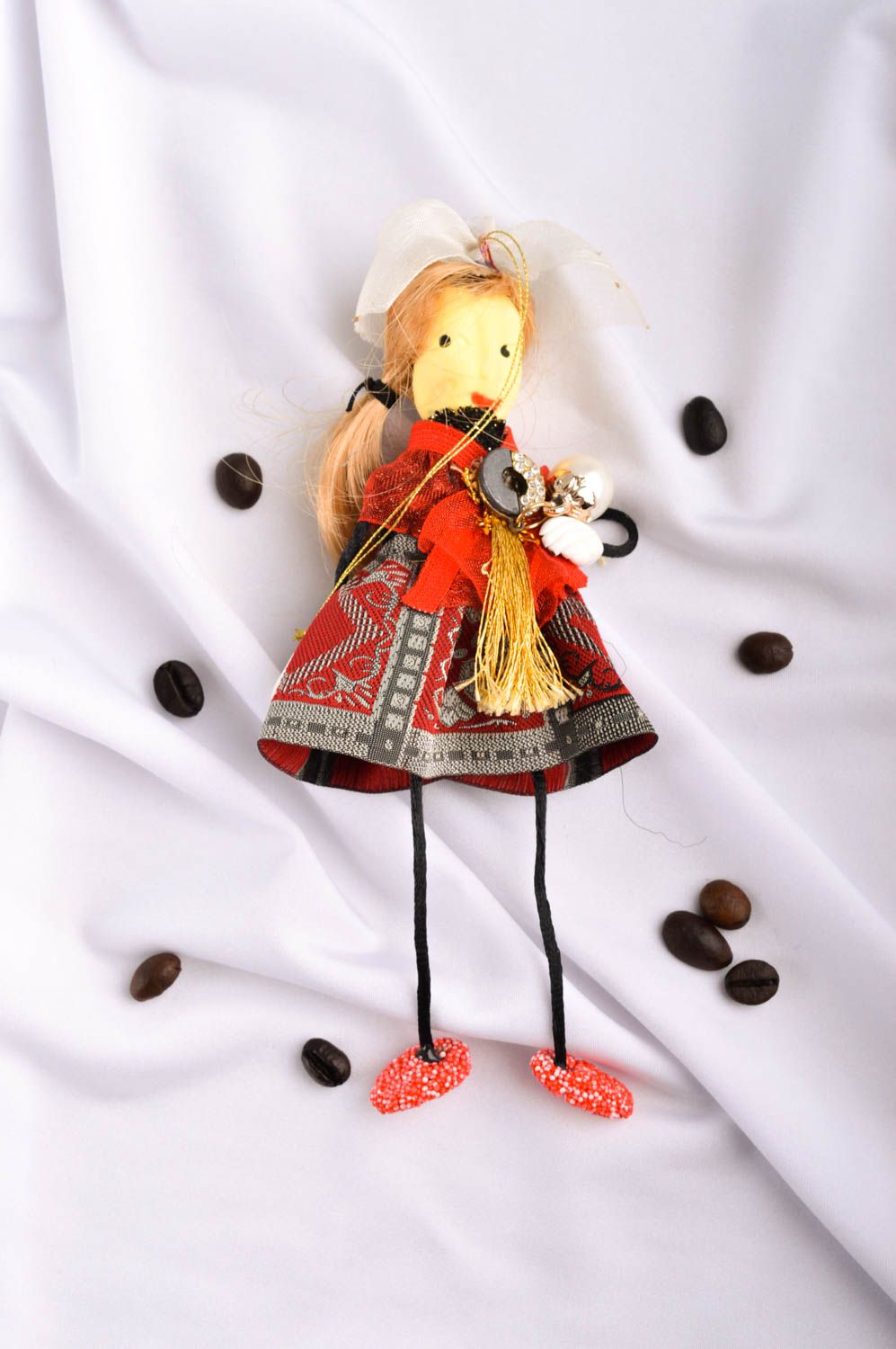 Авторская кукла ручной работы коллекционная кукла с бусинами кукла для интерьера фото 1
