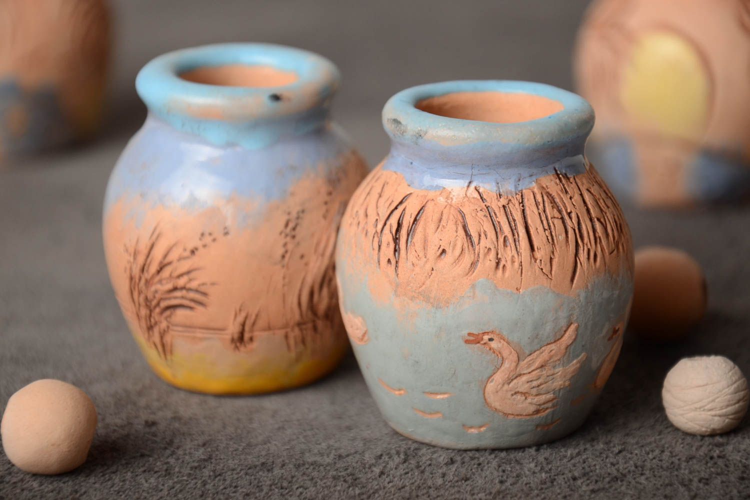 Juego de 2 jarros decorativos de cerámica pequeños artesanales en miniatura  foto 1