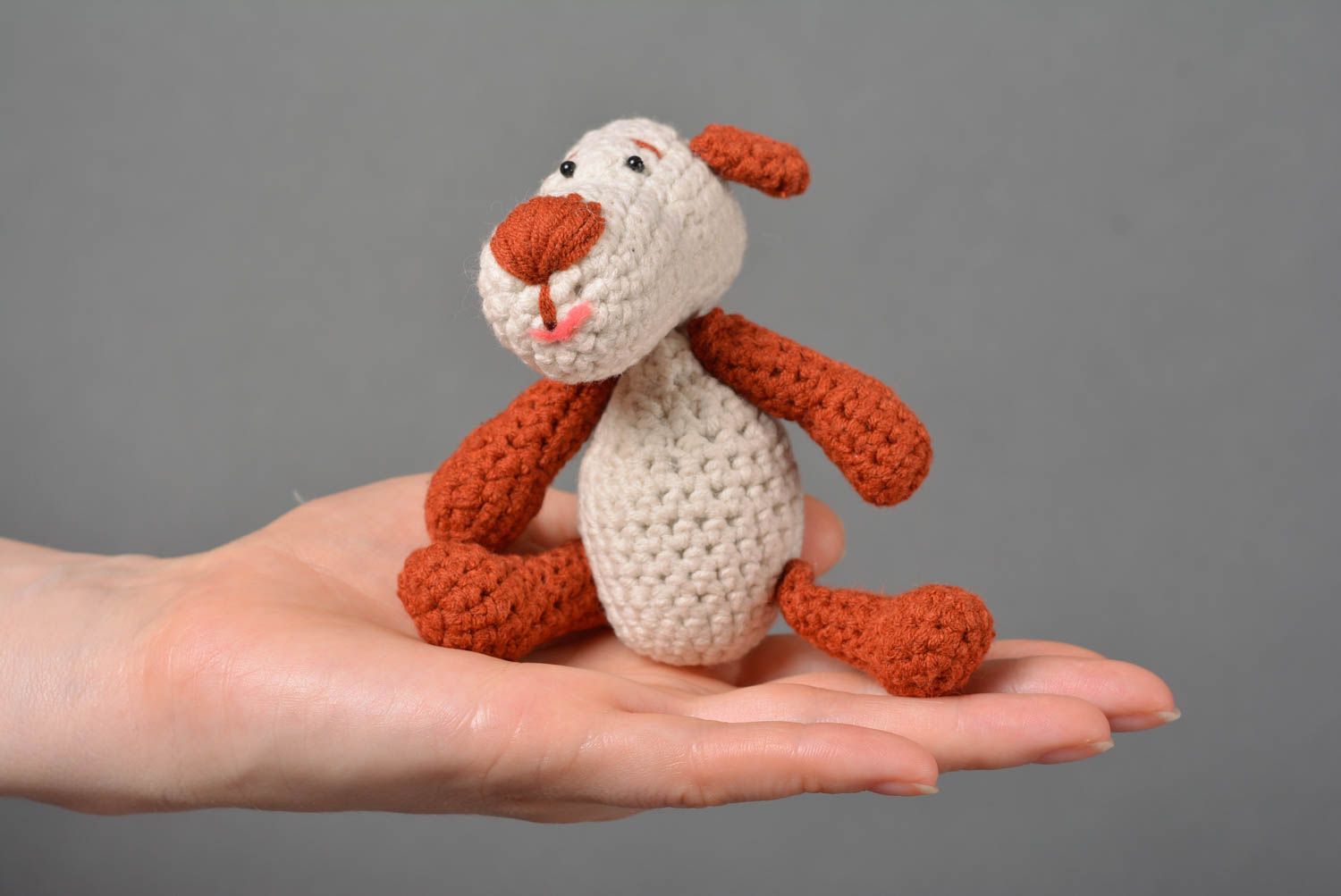 Jouet tricoté Peluche faite main Cadeau enfant petit en coton au crochet chien photo 3