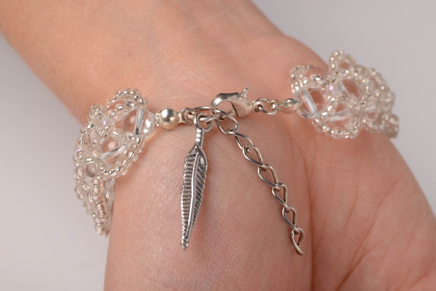 Bracelet perles rocaille blanc Bijou fait main fantaisie Accessoire femme photo 4