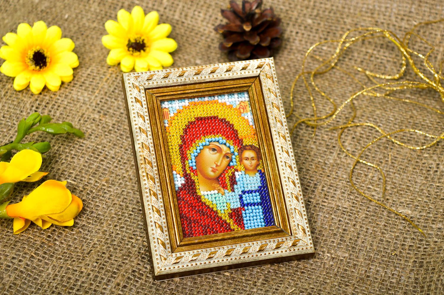 Икона ручной работы православная икона Богоматерь с младенцем икона из бисера фото 1