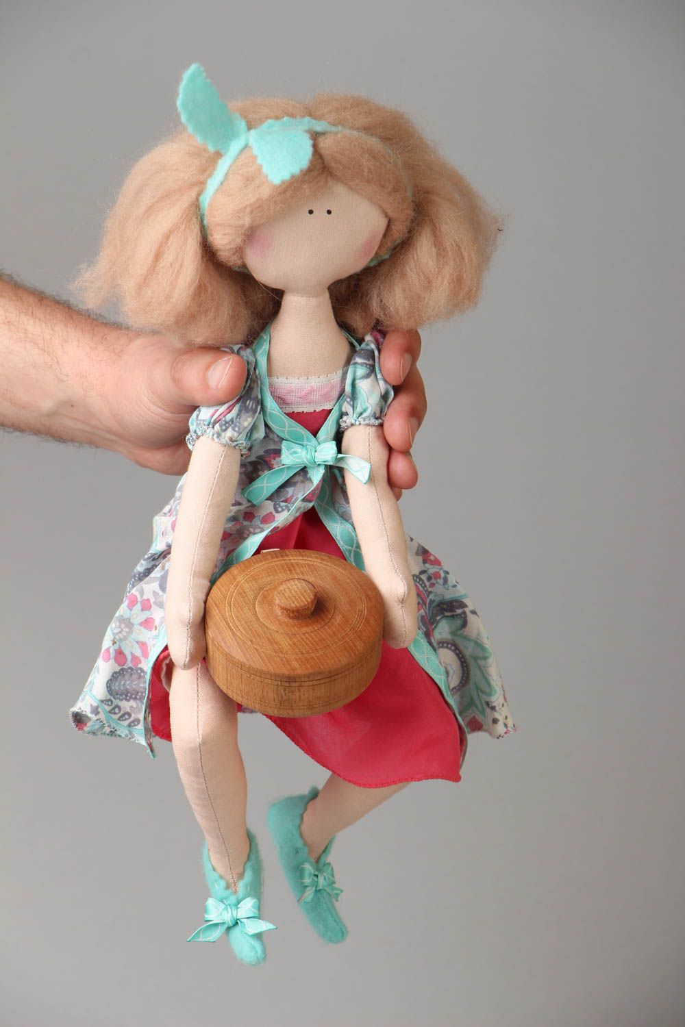 Тканевая кукла Хранительница мелочей фото 4