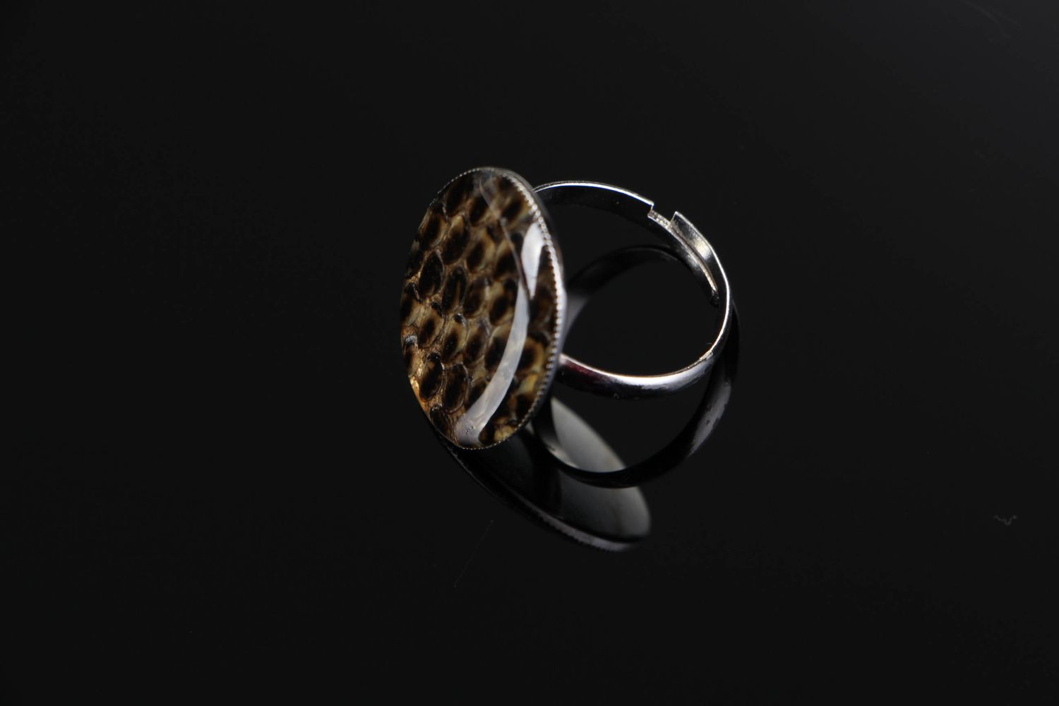 Ring made of epoxy and costume jewelry alloy Snake leather photo 3
