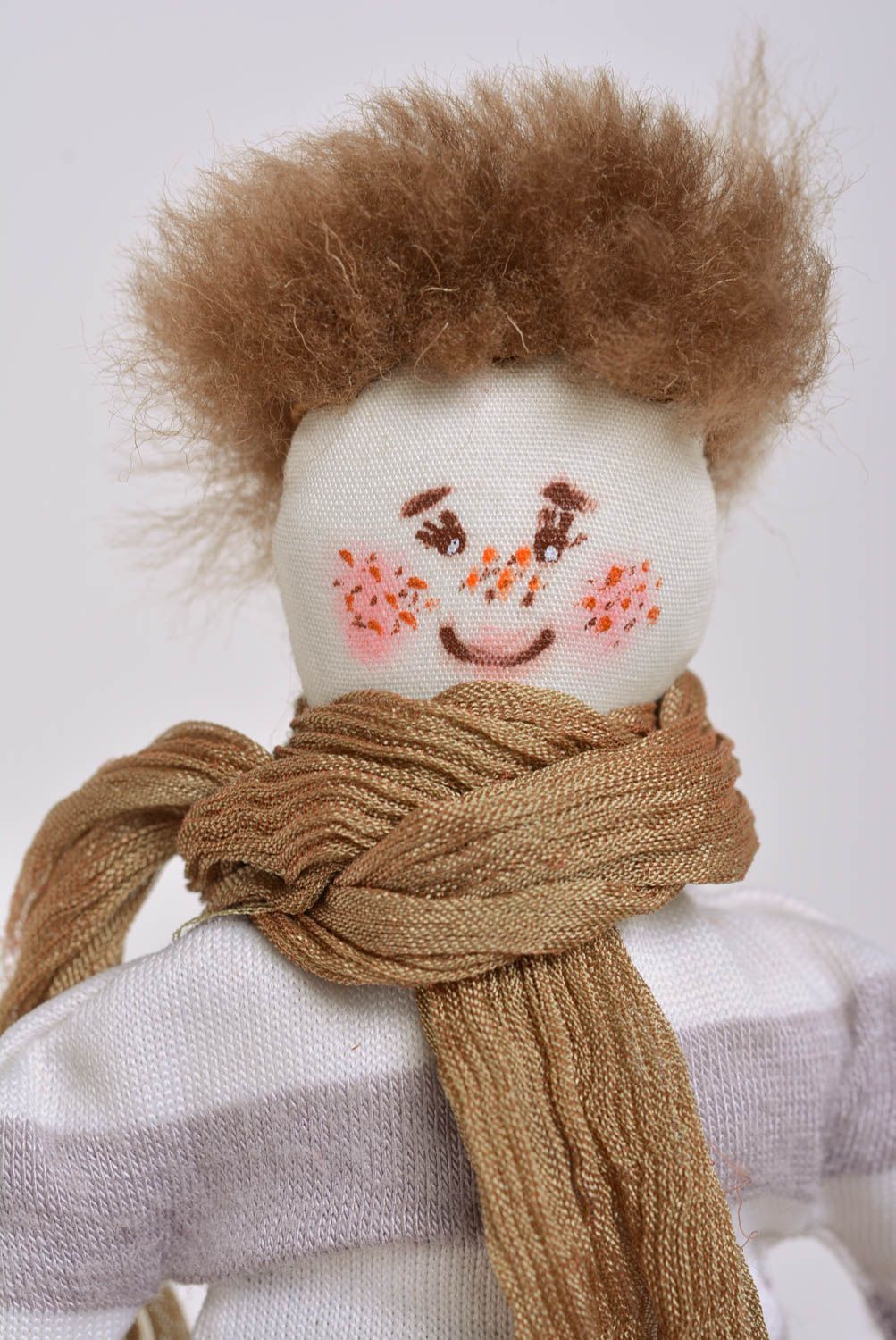 Мягкая игрушка мальчик из ткани ручной работы оригинальная кукла для дома фото 2