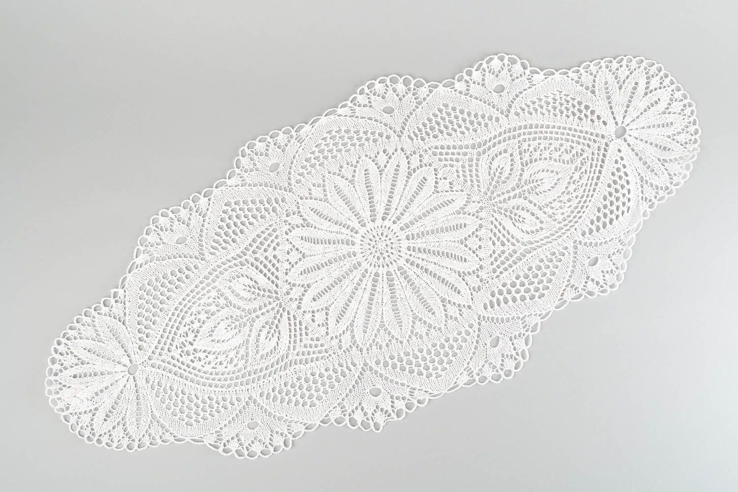 Белая дорожка спицами салфетка ручной работы декор для дома ажурная красивая фото 3