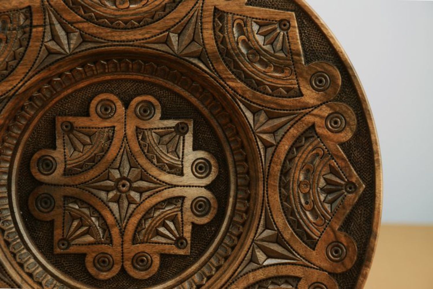 Decorative wooden plate photo 4