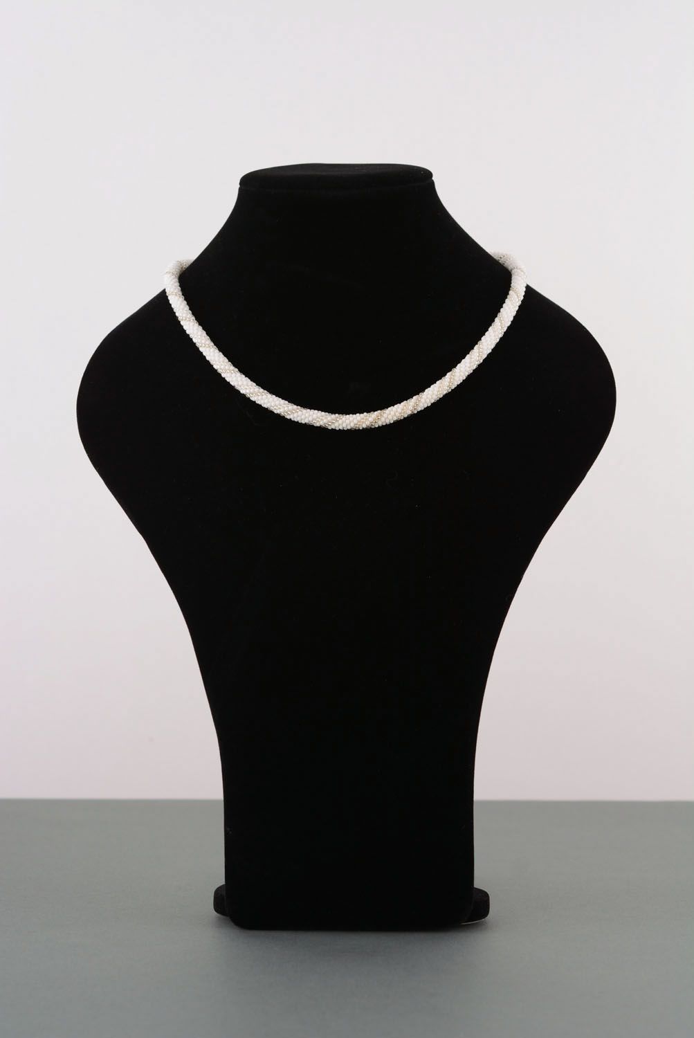Beaded necklace-cord Snow photo 2